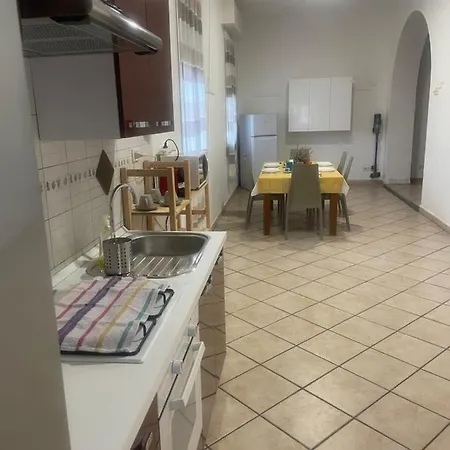 Roberta House